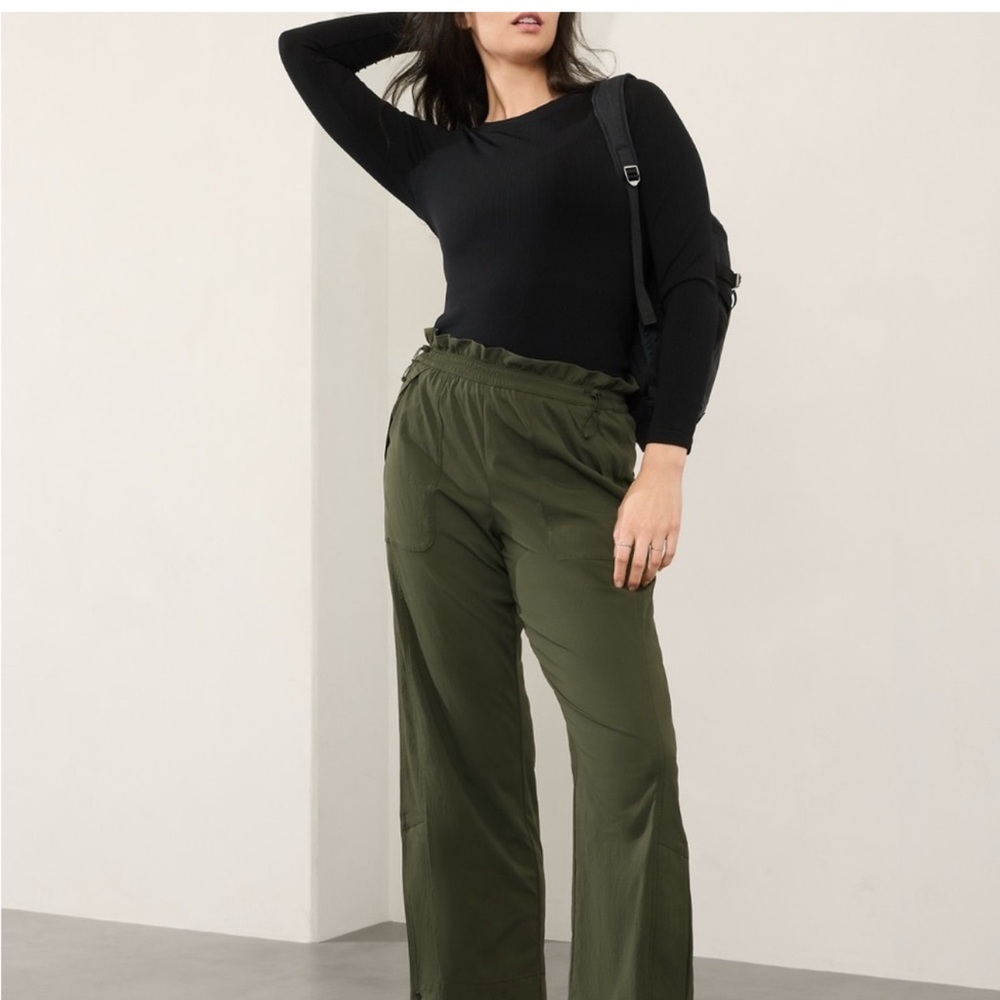NWT Athleta Trekkie Parachute Pant-Olive Green XXS